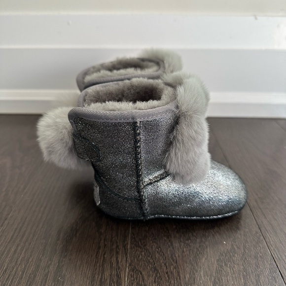 UGG Australia grey metallic infant boot - Picture 2 of 7
